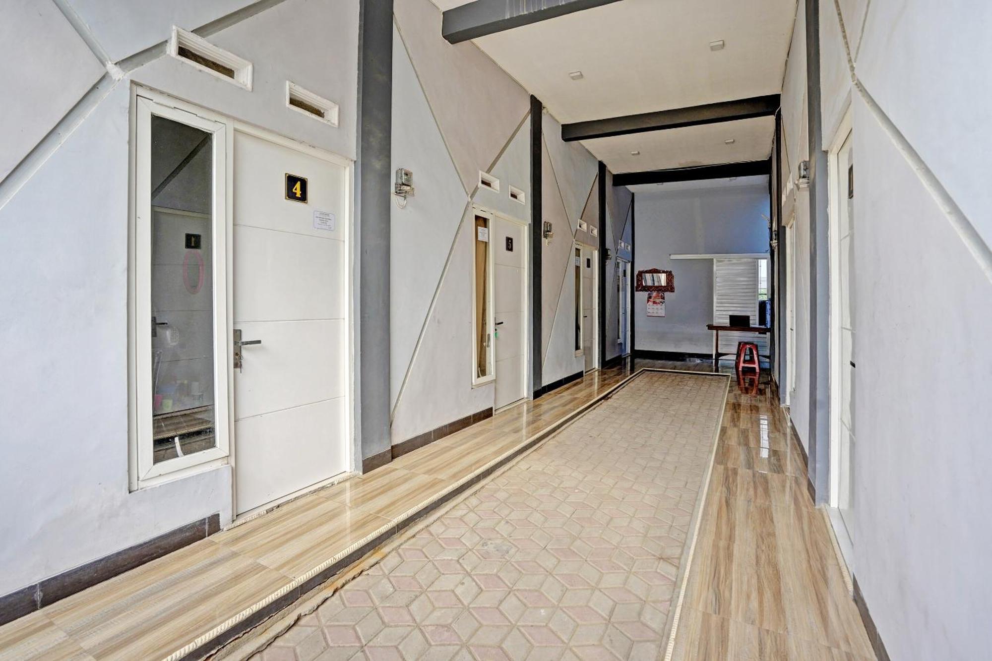 Oyo Life 91866 Paradise Ok Kost Syariah Mojokerto Bagian luar foto